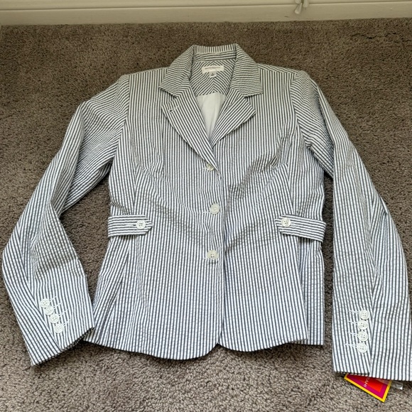 Issac Mizrahi Jackets & Blazers - Issac Mizrahi small suitcoat/blazer black & white